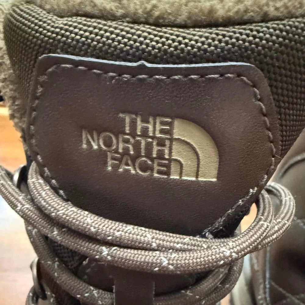 The North Face Chilkat Evo Boots Mens Size 8‎ Brown Waterproof Winter NF0A2T4V
